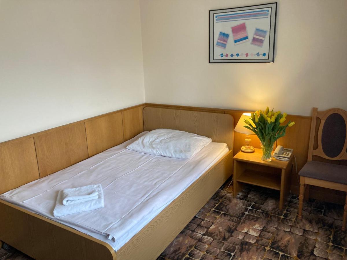Karat Bed & Breakfast Varşovia Exterior foto