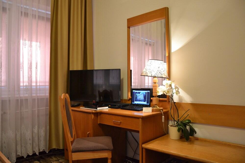 Karat Bed & Breakfast Varşovia Exterior foto