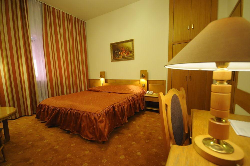 Karat Bed & Breakfast Varşovia Exterior foto